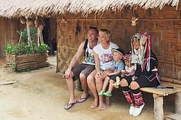 Vé Làng Moo Baan Chon Pao Pattaya, Thái Lan (Vé Vào Cổng + Xem Show)