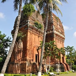 [Tour Tết] tham quan Quy Nhơn - Phú Yên 4 ngày 4 đêm mùng 2 Tết (13/02/2021) khởi hành tại thành phố Hồ Chí Minh bằng xe giường năm chỗ