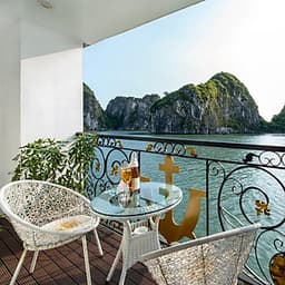Combo Trọn Gói 2N1Đ Ngủ Đêm Trên Du Thuyền 5 Sao Dynasty Of The Seas Cruises Siêu Hot Tại Vịnh Hạ Long (Miễn Phí Chèo Thuyền Kayak, Câu Mực Đêm...)