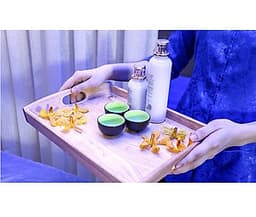 PHI THUYỀN HẤP TRẮNG DƯỠNG DA BODY VỚI TINH CHẤT NGỌC TRAI HÀN TẠI L’AQUA BEAUTY