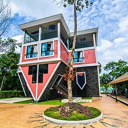Vé Ngôi Nhà Úp Ngược The Upside Down House Phuket - The Garden Maze