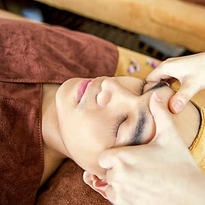 Chăm sóc da nhờn, mụn – Hiệu quả sau liệu trình đầu tiên