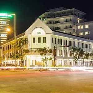 ÊMM Hotel 4* Huế - Trung Tâm Thành Phố, Hồ Bơi, Gần Cầu Trường Tiền & Sông Hương, Ưu Đãi Không Ăn Sáng