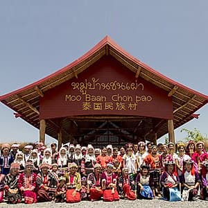 Vé Làng Moo Baan Chon Pao Pattaya, Thái Lan (Vé Vào Cổng + Xem Show)