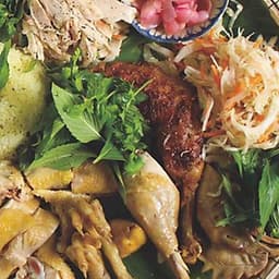 Gà Lên Mâm Nửa Con Tại Cô Quyên Xứ Quảng Tại Asian Food-TT GIGAMALL