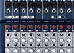 Bộ Trộn Âm Thanh Soundcraft Signature 16-EU-Mixing - Hàng Chính Hãng
