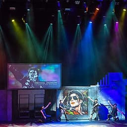 Vé Xem The Painters: Hero Show Ở Seoul, Hàn Quốc - Hạng S